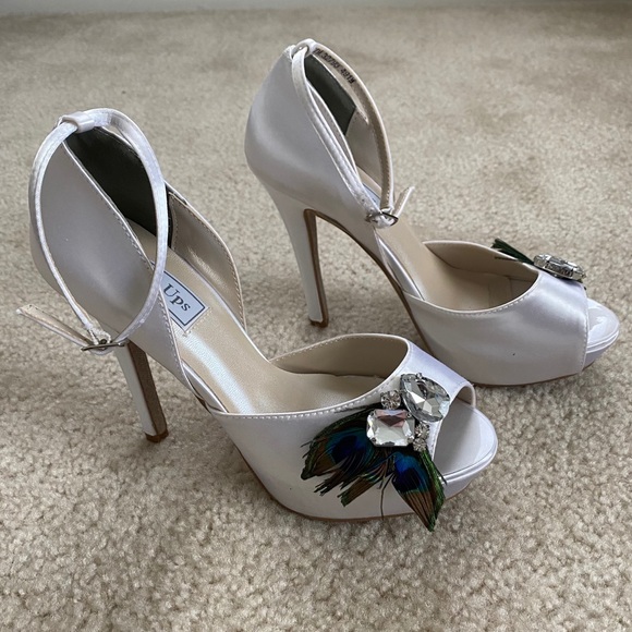 NWT Touch Ups Peacock Feather Open-Toed Heels - Picture 2 of 7